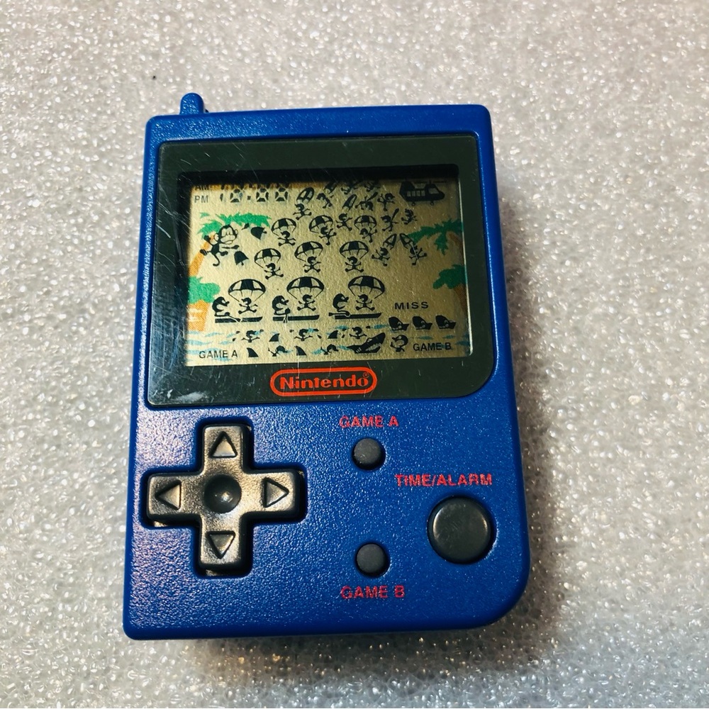 Nintendo Mini Classics Parachute Handheld Keychain Game Working 1998